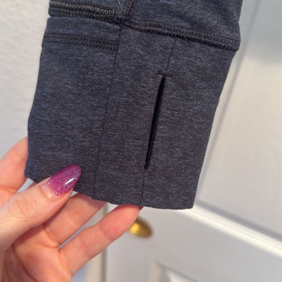 NWT Lululemon top - Picture 6 of 10